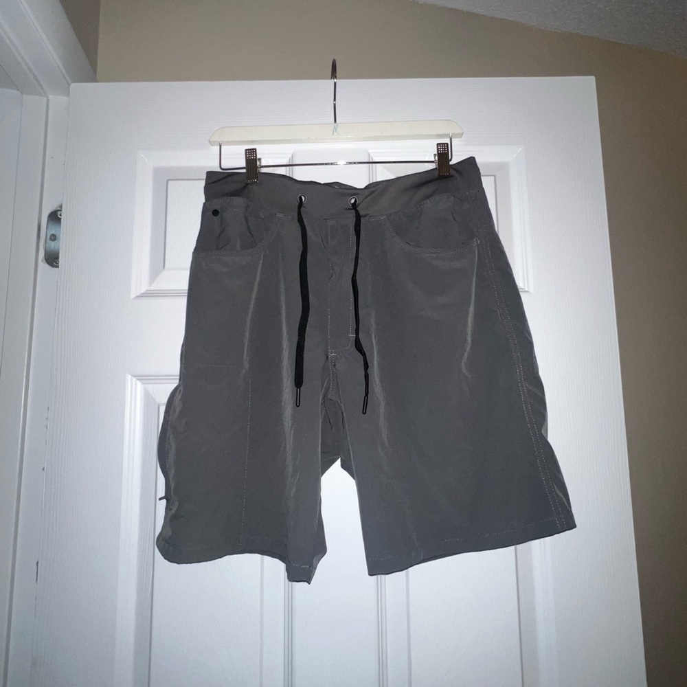 Men's Gray Wrangler Shorts